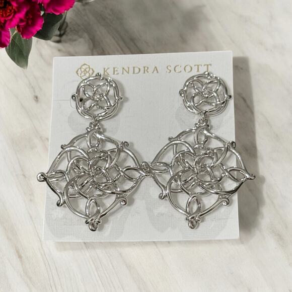 NWT! Kendra Scott Kelly Elegant Statement Earrings in Silver - Picture 1 of 4
